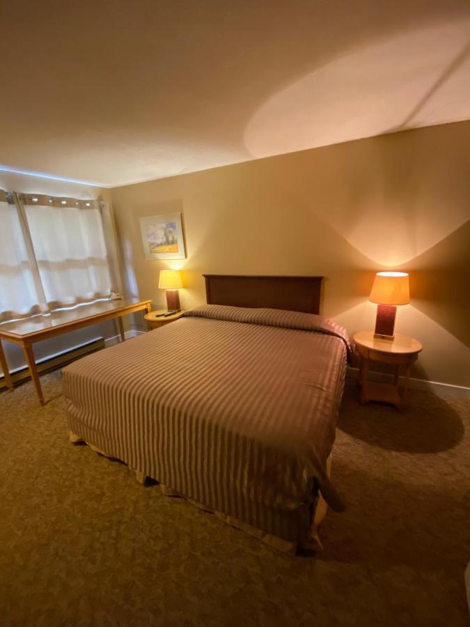 Twin Creeks Motel Lumby Kültér fotó